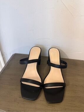 J. Adams Black Strappy Block Heel Sandals - Women 8.5